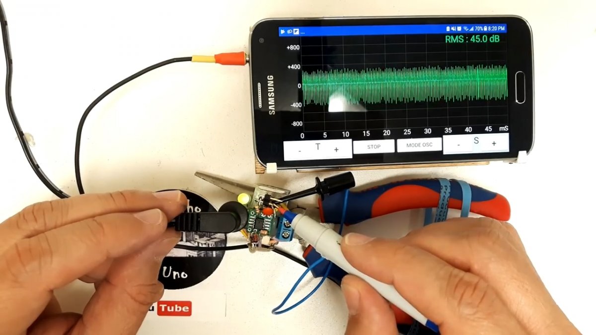 Oscilloscope from a smartphone Pulse Induction Metal Detectors